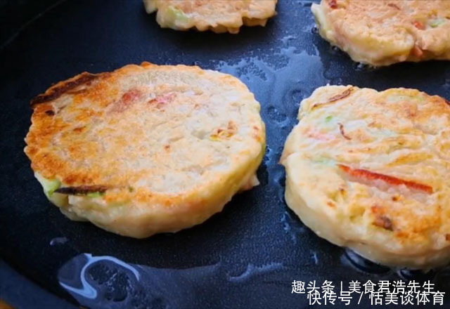 传统|豆腐和鸡蛋搭配最好吃的做法,外酥里嫩,打破豆腐传统做法