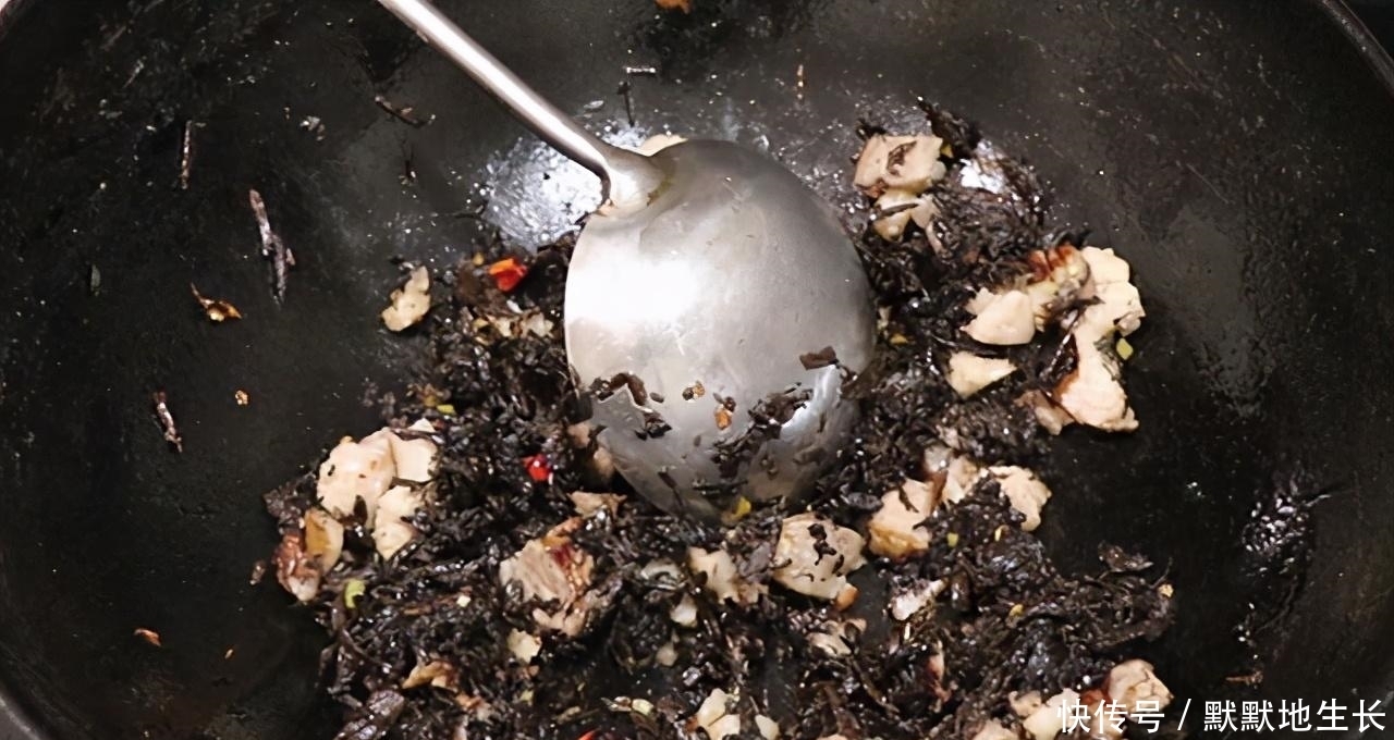 年夜饭系列梅菜扣肉，肉质肥而不腻，入口即化，学会给家人露一手