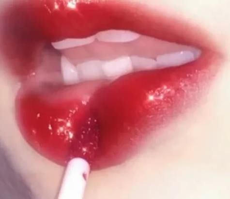 男生|女生嘴唇上有这“3个特征”,在男生眼中最美,笑起来都倾国倾城