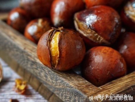 好吃|板栗好吃不易剥皮掌握3个要点,轻松剥皮不伤手,个个完整