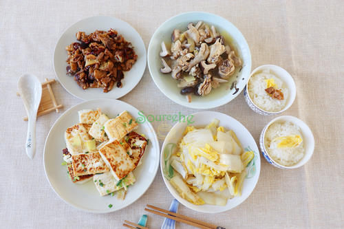 喜欢|儿子读高三,陪读妈妈做的午餐,三菜一汤,简单营养,孩子特喜欢