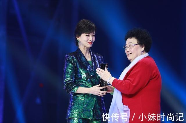 陈丽华|女强人的气场就是强，陈丽华就算穿很简单的服装，气势也很强