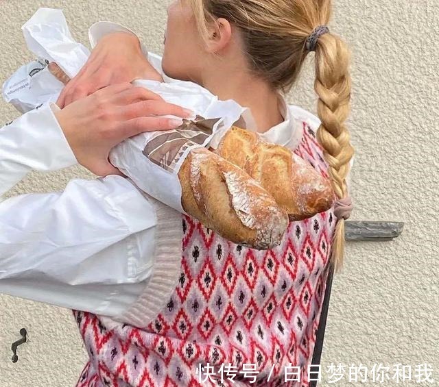 高领 2021年流行这4件上衣!搭配半裙、裤子都可以,太好看了!