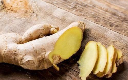 保存生姜别再放冰箱了，姜农分享3个小妙招，久放不干瘪不发芽