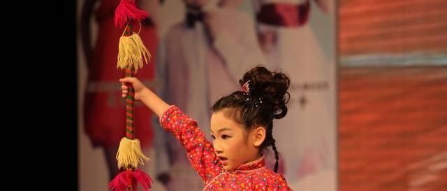 家庭教育中,爸妈往往只关注孩子的身体和习惯,却忽视了这方面