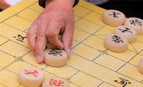 射中|刘邦骂项羽时被箭射中,虽然没有致命,象棋却从此多了1条规定