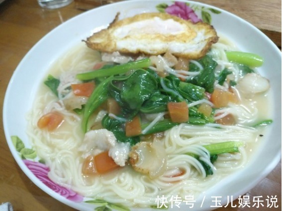 小雅|儿媳坐月子,婆婆这样安排月子餐,亲家母看到女儿和外孙笑开了花