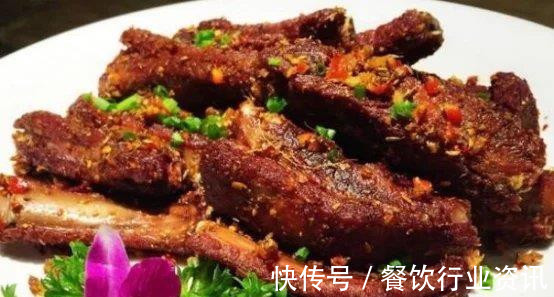 猪血|美食推荐：孜然排骨、凉拌猪蹄、蒜香鸭块、双色豆腐的做法