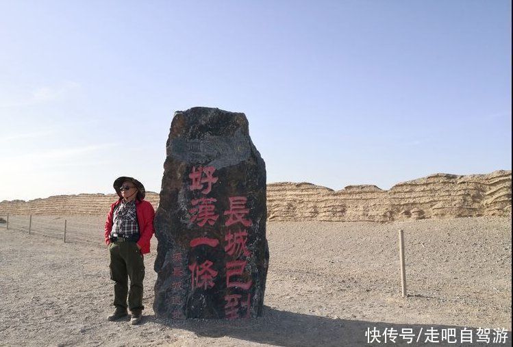 一人一车自驾西北行，打卡网红景点，途中戈壁没有人烟