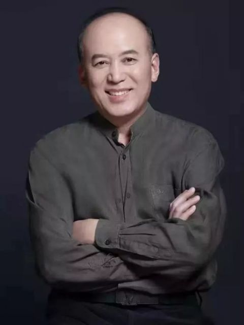 話劇團|郭達翻盤史：從養豬工人到春晚釘子戶，20年不下臺的背后誰在支撐