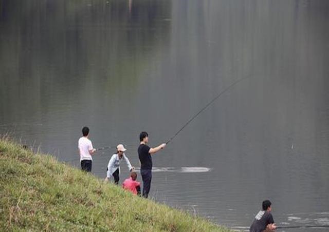 钓具|秋季钓鱼，无论别人说得再好，这些钓点都要远离，不然损失惨重