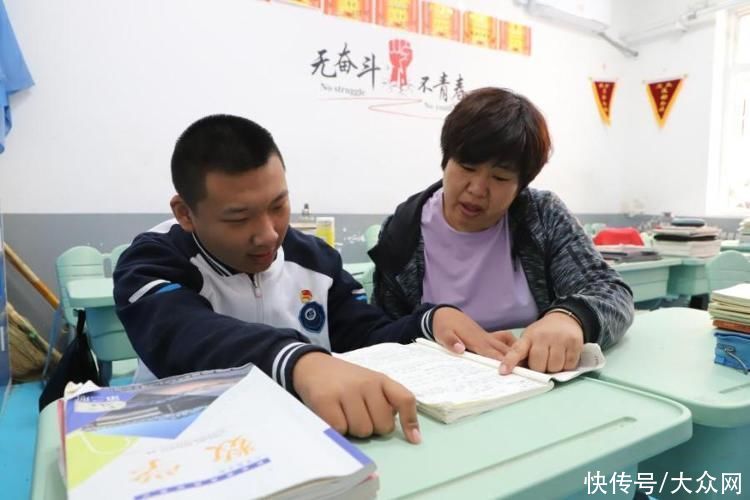 孩子|18年陪伴,撑起脑瘫孩子读书梦