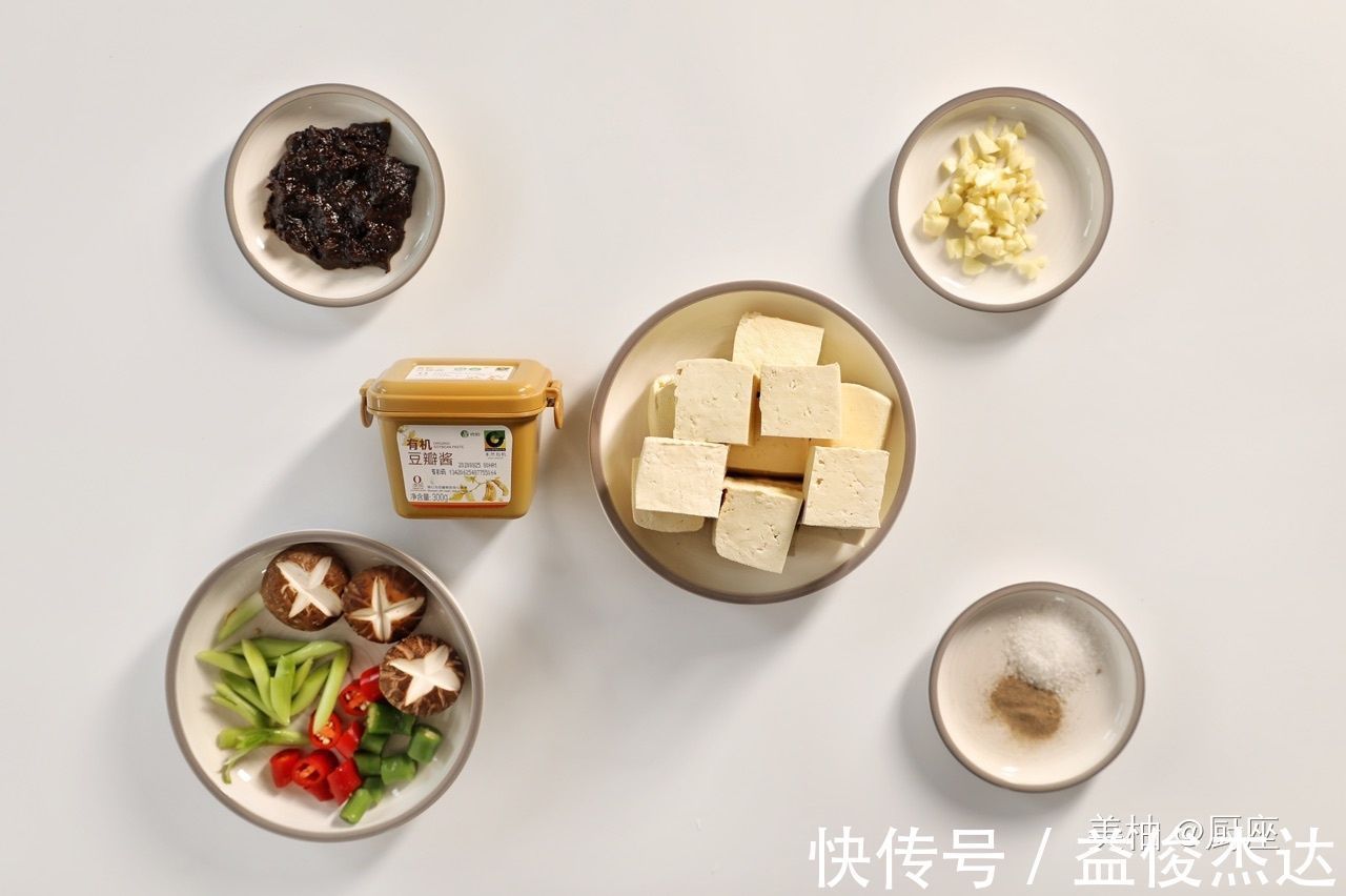豆腐的100种做法，烹饪简单营养丰富，热乎乎吃一大碗，真香