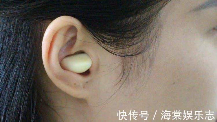 大蒜|大蒜塞进耳朵里。用途太好了。可惜我现在才知道。早学早受用