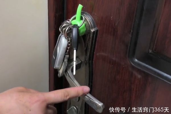 耗油|今天才知道,洗洁精按压嘴真是个宝,放厨房特别“值钱”,太实用