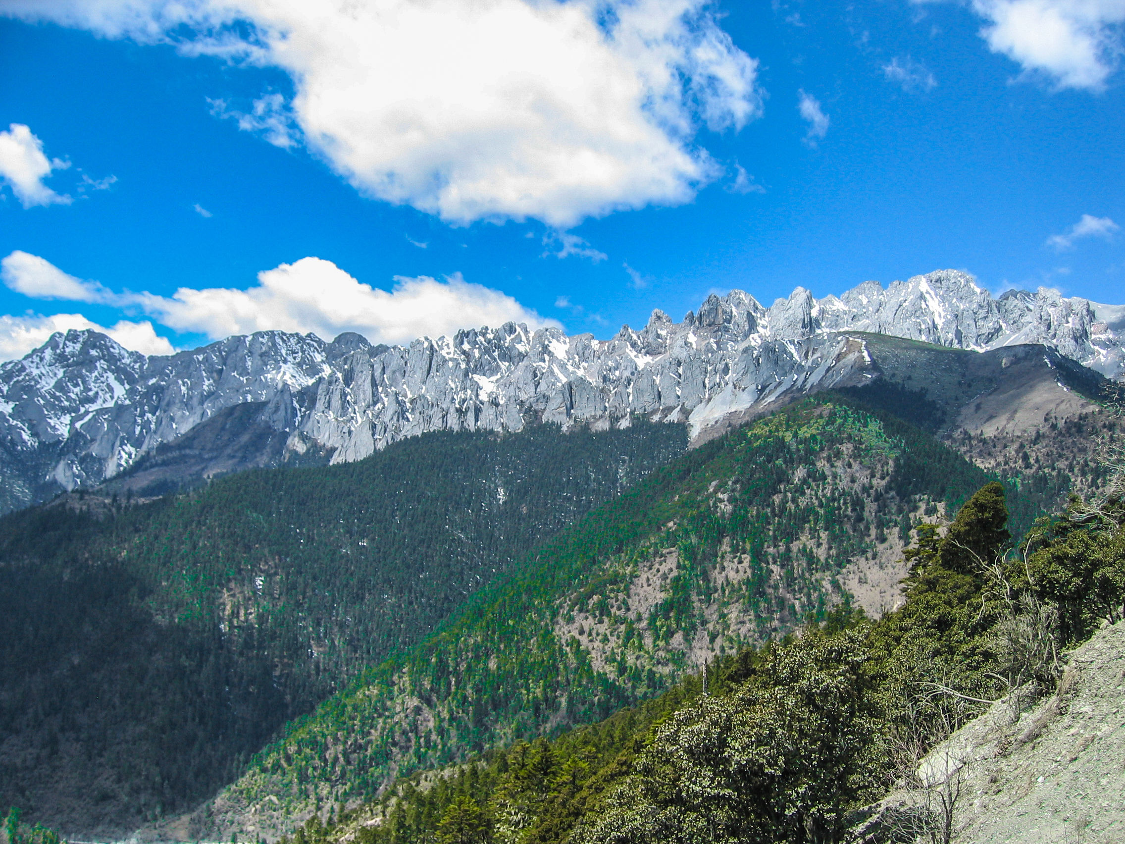 自驾横断山脉：1000公里大环线，澜沧江边转山，之后泡温泉