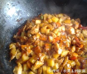 易学|土豆的这个做法火了,简单易学,比大鱼大肉好吃多了,越吃越过瘾