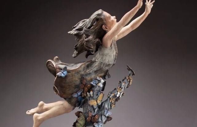 vega@被公认最具大师潜质的美女雕塑家,人体作品生动又别出心裁!