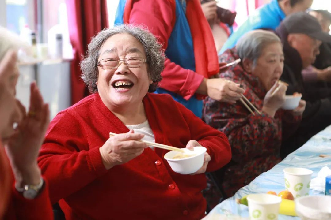 水击三千里|老人长寿是因为运动锻炼?现实与之相反,原来是坚持做了这3件事