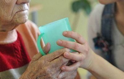 隔夜菜|108岁老人分享饮食习惯这种菜我从来不吃，喜欢它的伙计都走了