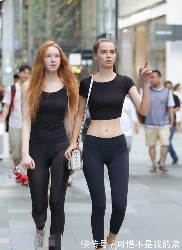 百搭 健美裤小姐姐搭配精巧细腻,穿出时尚自然美