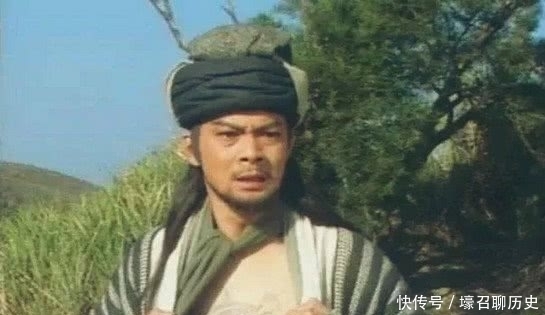 乔峰胸口的纹身是怎么来的?天生的,还是谁给他纹上去的?