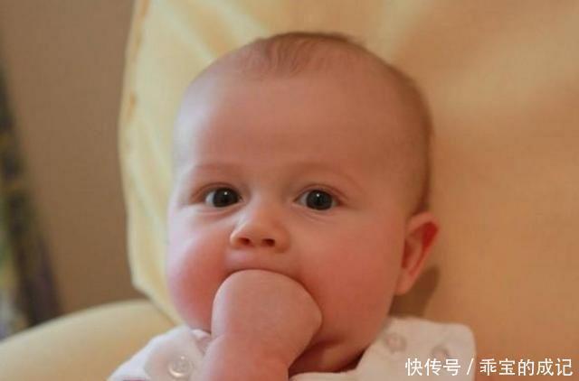 惹的祸|宝宝嘴里有个洞?原来是“贴纸”惹的祸,五种物品婴幼儿要远离