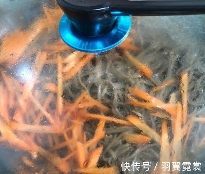 豆角|豆角焖面，面条直接下锅是错的，多做1步，根根干香入味，不粘连