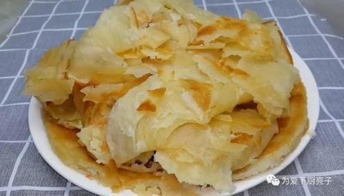 烙饼这样做才好吃,开水一烫,张张柔软又劲道,比手抓饼还好吃