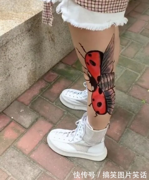 |搞笑图片：看这手法，妹子驾照想必拿得相当顺利