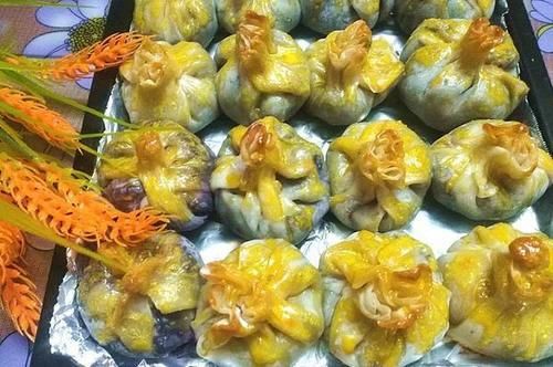 紫薯南瓜饺子包，咬一口就爆浆，鲜香入味，一口气吃3个都不够