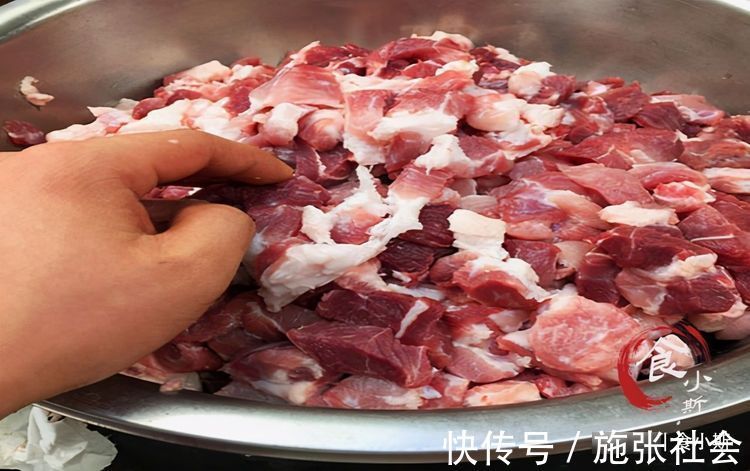 香肠|灌香肠,肉和盐的比例多少合适?30年老方法送给你,腊味十足