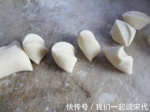 饺子馅如此做，鲜嫩多汁吃一口就上瘾，味道简直太香了