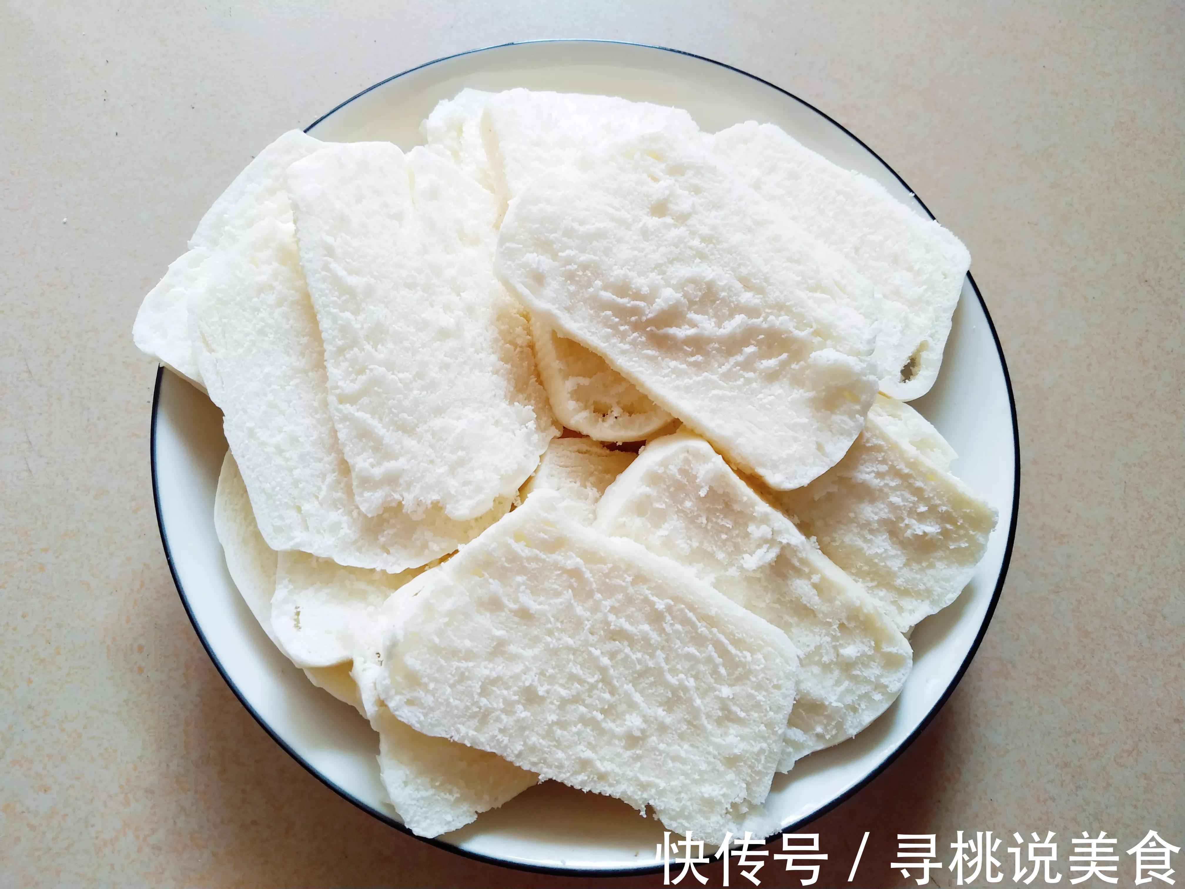 炸馒头片，除了鸡蛋外再加2种料，馒头片酥脆不油腻，久放不回软
