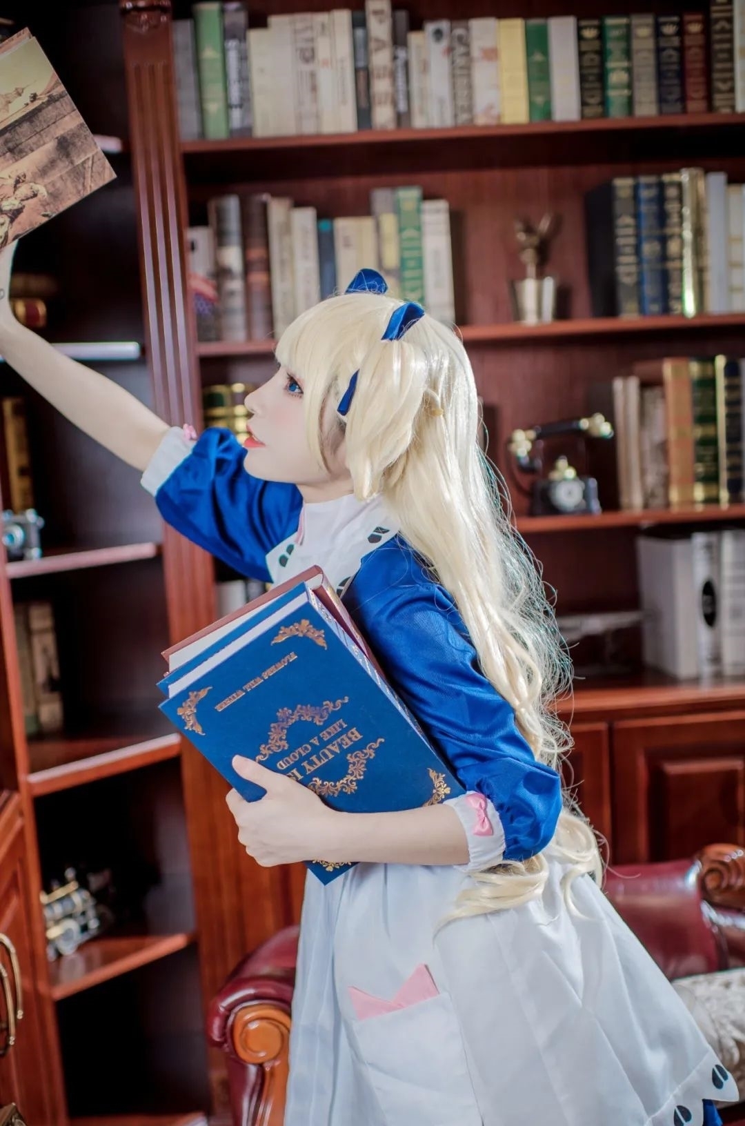 cos:埃米莉可人偶女仆@衣衣,看看老婆