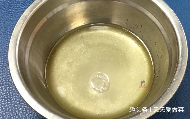  奶油蛋糕的做法居然这么容易，没有转盘和刮刀，简单在家就能做