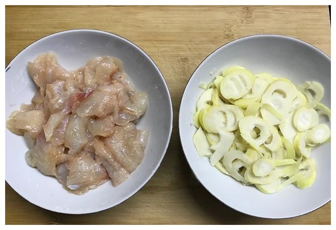 黑鱼加豆浆，教你新吃法，鲜香滑嫩无腥味，端上桌连汤都喝精光