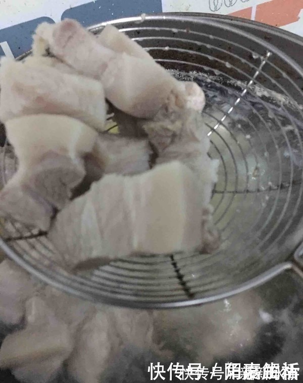 鲜嫩|大厨不小心说漏了嘴不管做什么肉,只要放勺它,鲜嫩美味不粘锅