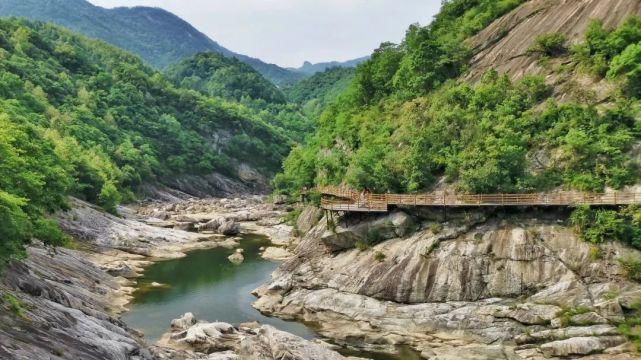 叫板川藏线、美过香格里拉，这条皖西马丁公路，藏尽美景，却少有人知