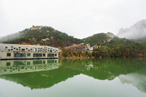 安徽名山中藏着一绝美高山湖，琉璃曾在此取景，如同仙境媲美天池