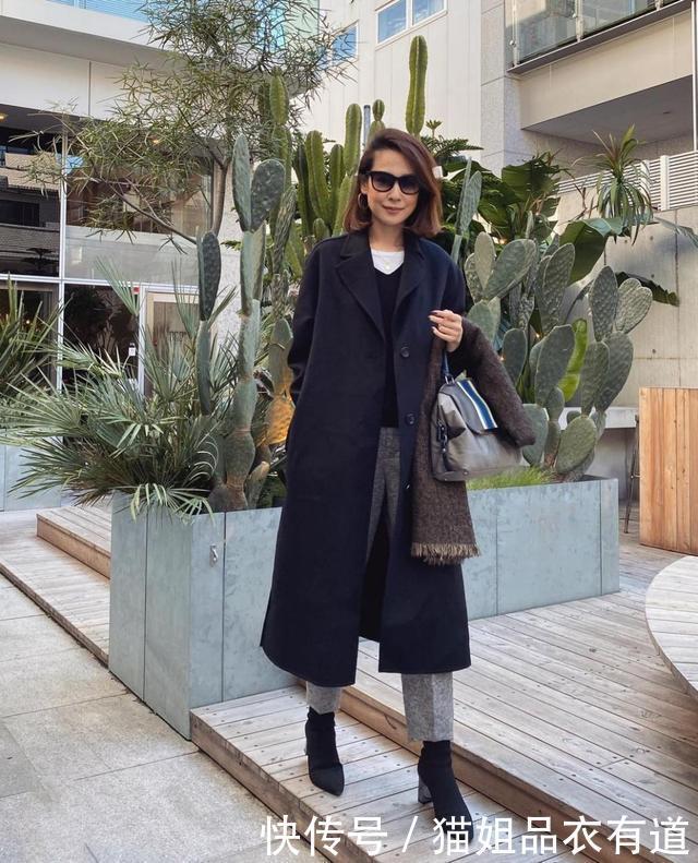 大衣配针织衫虽然经典,但前提是选对裤装,这3种日本博主抢着穿