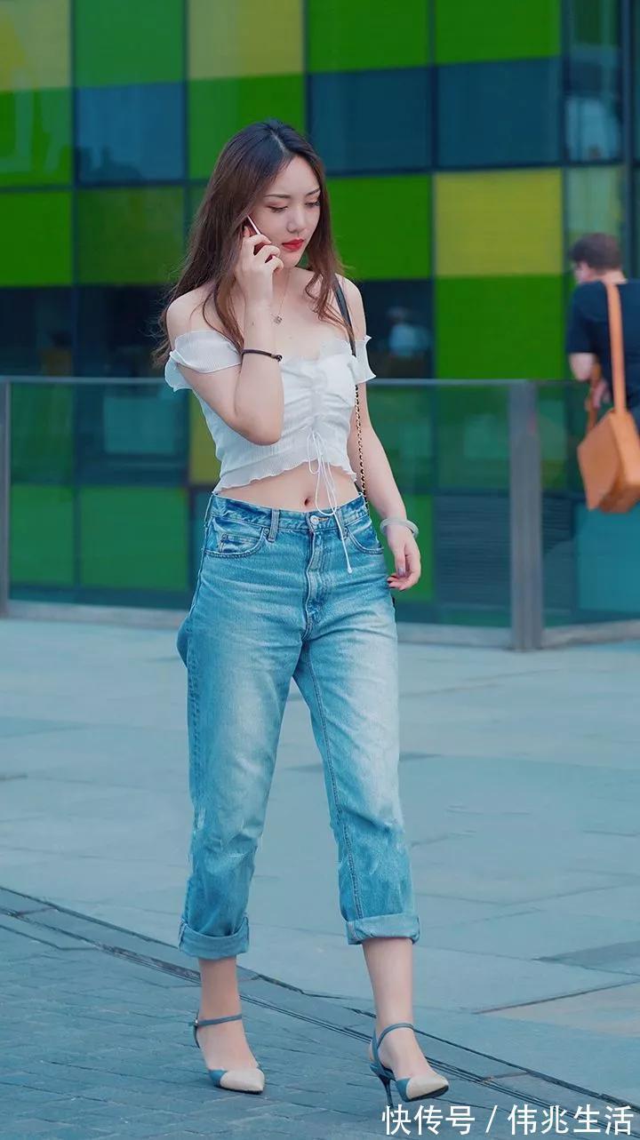 娟秀|小姐姐扎着一头气质的高马尾,把墨镜戴在头上,显得既帅气有休闲