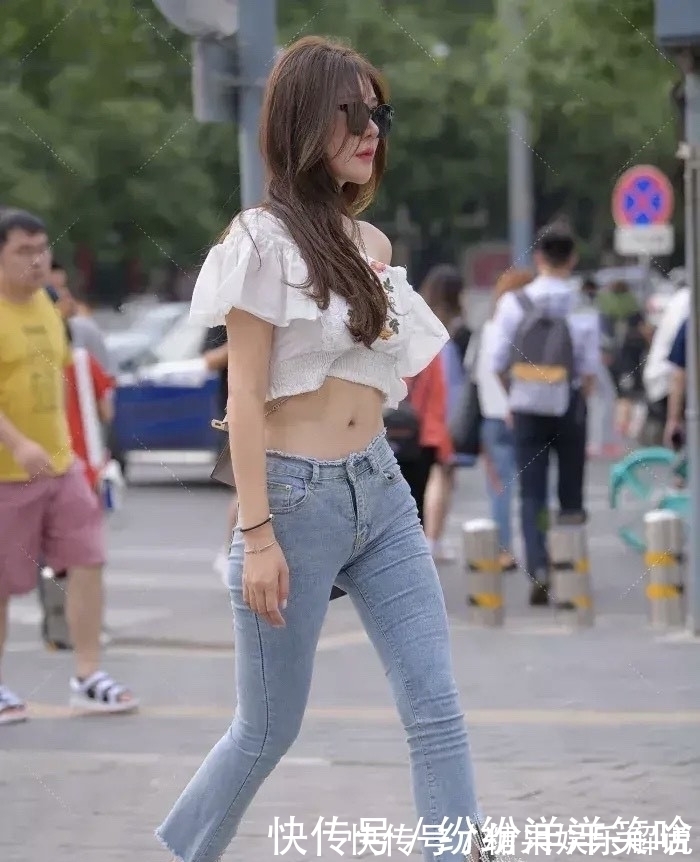 刺绣 女人这样搭配,仙气十足,展现自己独特的曲线身材