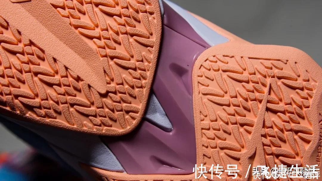 特步 粗犷造型配合顶级配置!这头战獒会成为外场实战猛兽吗?