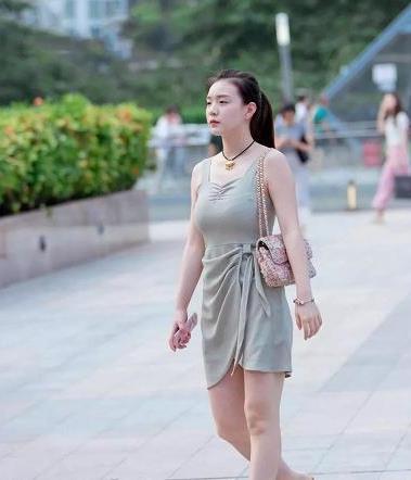 散发出|简单的波浪裙, 散发出独特的魅力, 让人动心