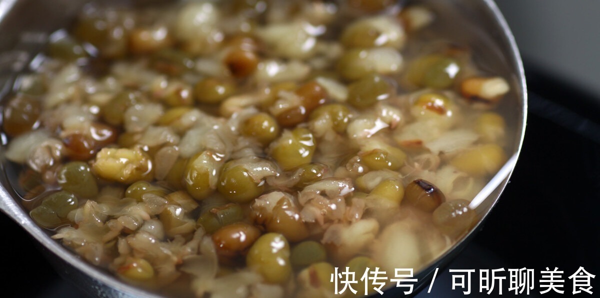 煮绿豆粥时，不要直接加水煮，教你正确的方法，绿豆好吃又清爽！