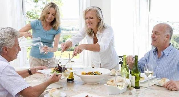 年轻是“养”出来的,牢记3件事,你还感叹“岁月是杀猪刀”吗?