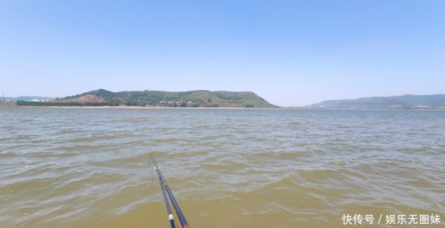 钓了大半辈子的老头说啥也不告诉我秘方,最后一顿饭才完美解决