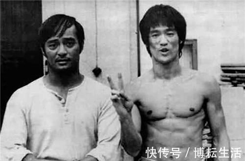 詹姆斯|李小龙去世后,为他扶灵的6个人是什么来头?名字听着很耳熟