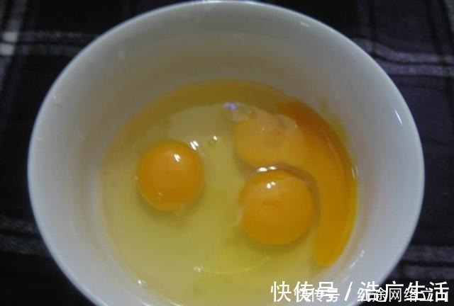 蛋羹|蒸鸡蛋羹，别只知道加温水，滴上几滴“它”，蛋羹细滑无蜂窝